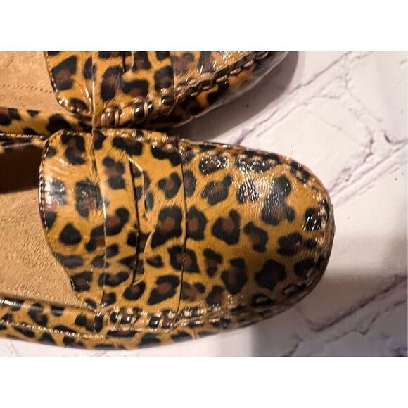 Aerosoles Size 7.5 Animal Print Loafers Flats Brown Cheetah Leopard Comfortable - Picture 4 of 6